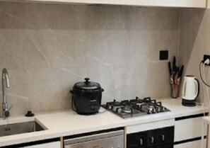 Private kitchen - Stylish Wesley Retreat (Auckland)
