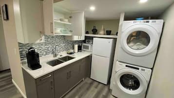House, 1 Bedroom | Laundry