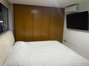 3 bedrooms, iron/ironing board, free WiFi, bed sheets - Fabulous 3-bedroom apartment with AC and hot water in vibrant Cúcuta. (Cúcuta)
