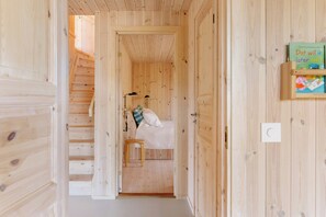 Desk, free WiFi - Designer cabin by Lake Nisser with view and sauna (Treungen)