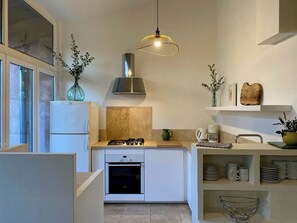Private kitchen - Bright villa in the heart of Luberon (Céreste-en-Luberon)