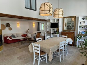 Living area - Bright villa in the heart of Luberon (Céreste-en-Luberon)