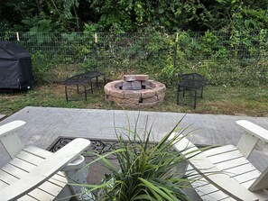 Property grounds - 3-bedroom and 2-bath house close to downtown Knoxville. (Knoxville)