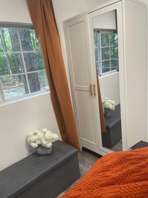 Interior - Cozy 1-bedroom cottage in the serene woods of Athens Texas with AC.  Brand new!! (Athens)