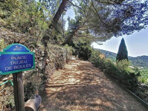 Property grounds - Mediterranean villa in the hills of Nice (Aspremont)