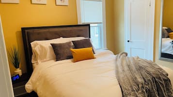 1 bedroom, iron/ironing board, internet, bed sheets