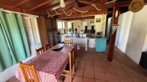 Dining - Beachfront house in Itamambuca (Ubatuba)