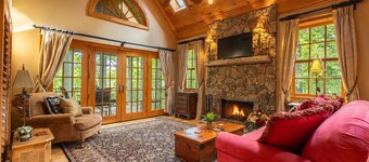 Luxury Lake Santeetlah Mountain Cottage