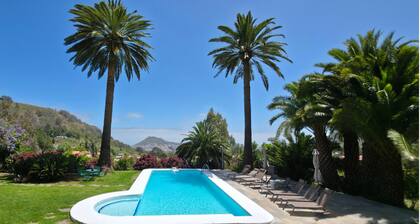Exclusive Villa Mirador de Arucas - Family & Friends