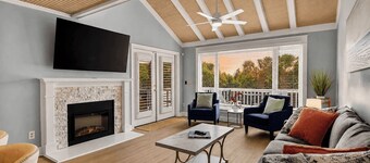 Isle Be There by Avantstay Shared Pool + Pickleball Court + Sunroom + Deck Walk to the Beach