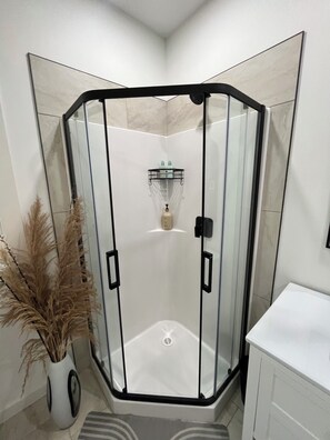 Bathroom - New & Stylish Carriage House in the Heart of town! (Penticton)