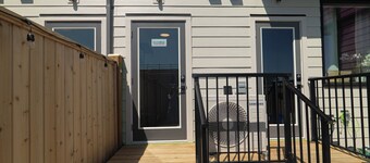 Boutique Hotel-Style Suite | 15 Min Walk to the Ocean | Parking & Kitchen