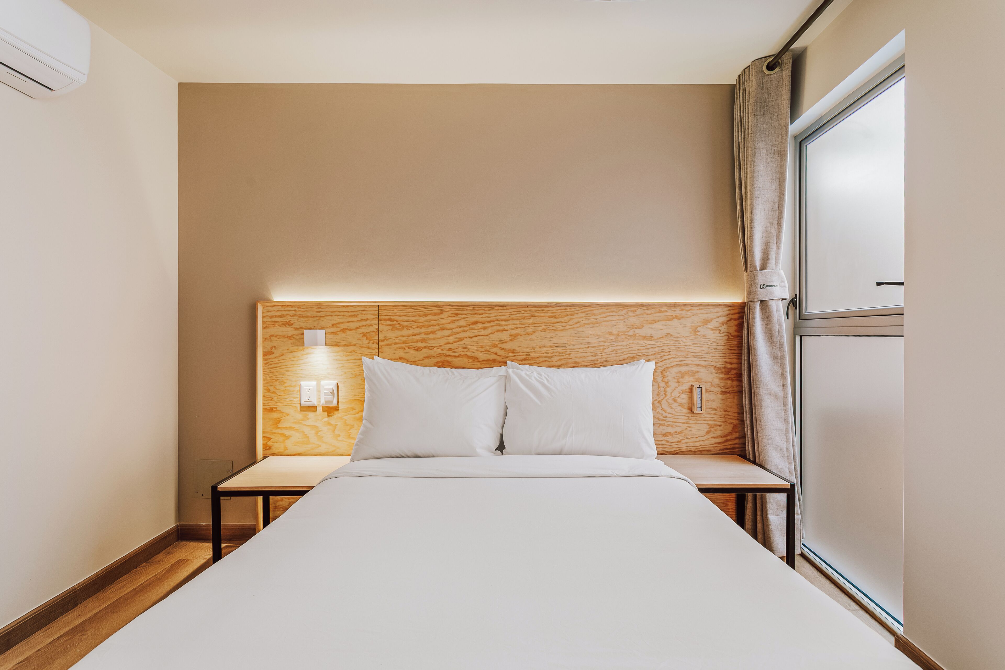 Basic Apartment | Minibar, desk, laptop workspace, iron/ironing board