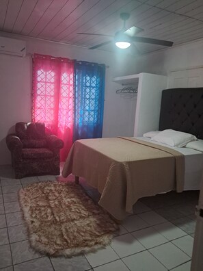 Room - 2-bedroom house in serene Port Antonio with cool AC (Port Antonio)