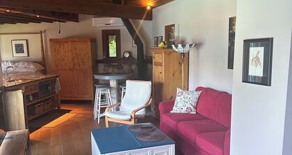 Harrison Lakeview Guesthouse - A Cozy Harrison Cabin with stunning view