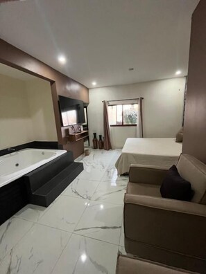 Comfort Suite, City View - Kolombrini Hotel Boutique (Tlaquepaque)