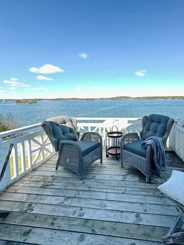 Exclusive archipelago idyll with magical sunsets