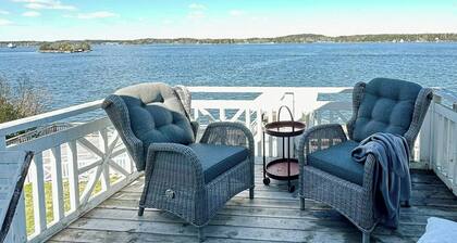 Exclusive archipelago idyll with magical sunsets