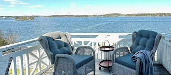 Exclusive archipelago idyll with magical sunsets