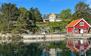 Exterior - House with 90 metres private beach on Bømlo (Urangsvåg)