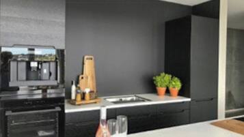 Oven, dishwasher, coffee/tea maker