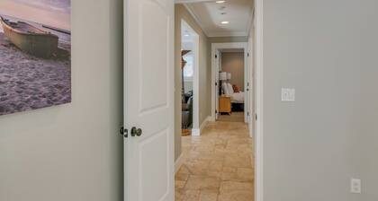 Heated Pool 4bd/2ba Sleep 12 in Beds Near FIT/Golf