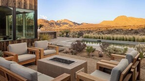 Terrace/patio - Timber House - Joshua Tree Views, Pool & Spa (Joshua Tree)