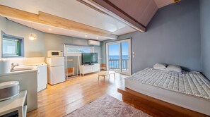 Kamar Basic, 1 kamar tidur (Room 101 (Ocean View))