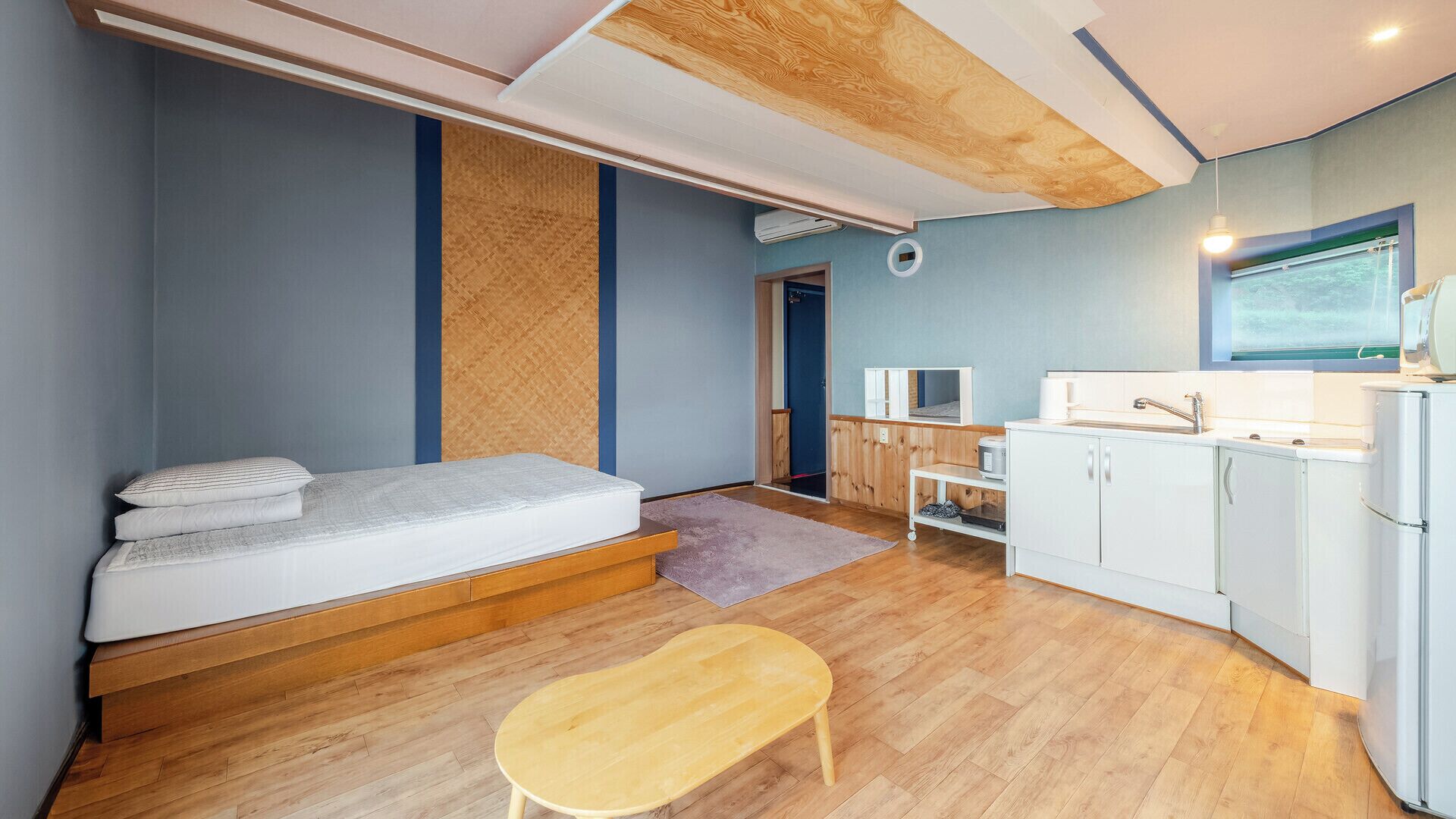 Basic Room, 1 Bedroom (Room 101 (Ocean View)) | 1 bedroom, free WiFi