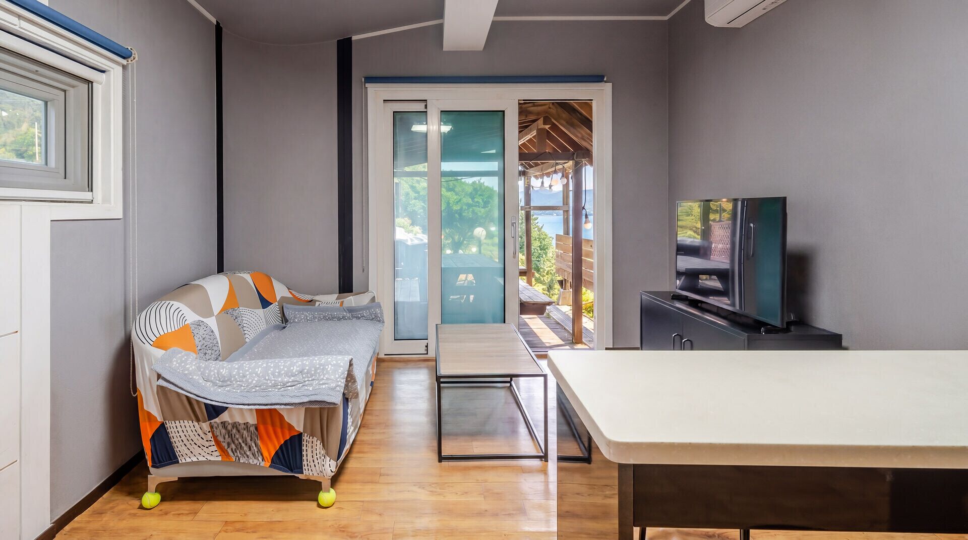 Kamar Basic, 1 kamar tidur (Room 106 (Ocean View, Private))