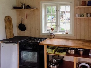 Oven - Historic forest cabin by Lake Steinsvannet (Hærland)