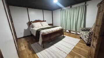 WiFi, bed sheets, wheelchair access