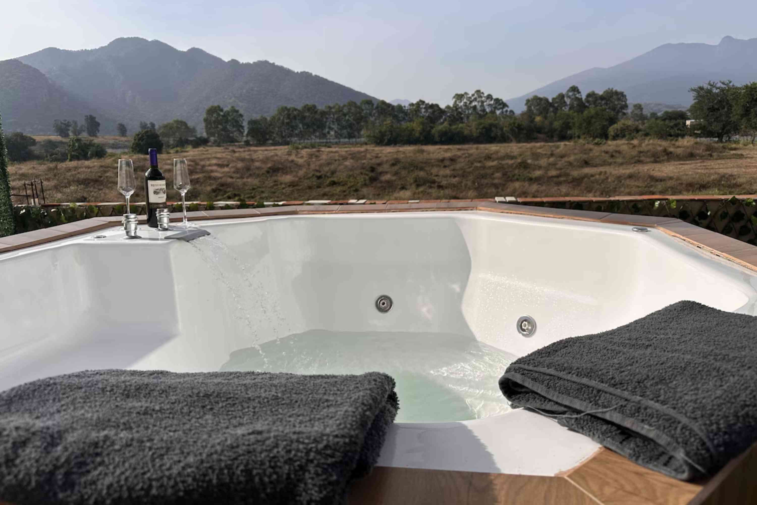 Outdoor spa tub