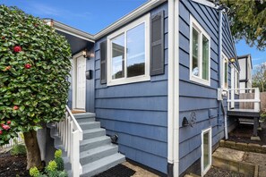 Exterior detail - Seattle World Cup Stay: 3BR Home with close Light Rail, Yard, and Parking (Seattle)