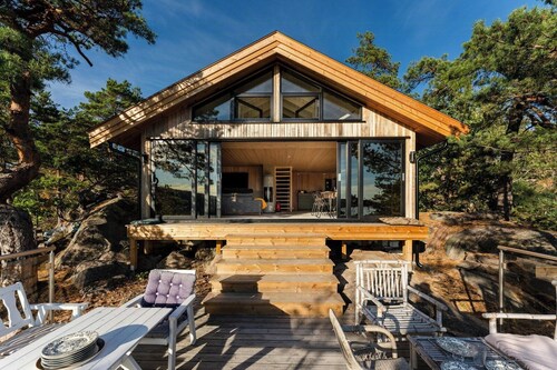 Live in treetops with fjord view