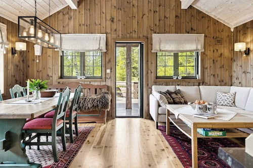 Mountain cabin with great views