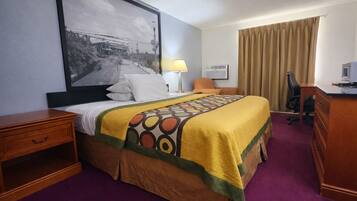 Single Room, 1 King Bed, Non Smoking, Microwave