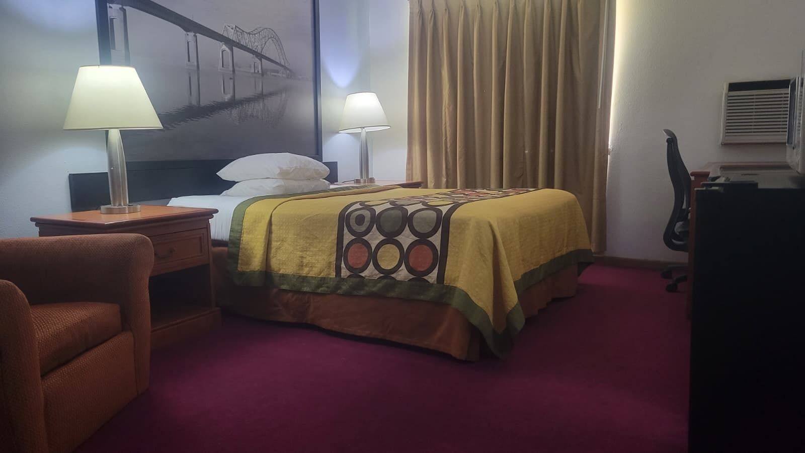 Single Room, 1 Queen Bed, Non Smoking, Microwave | Desk, laptop workspace, free WiFi, bed sheets