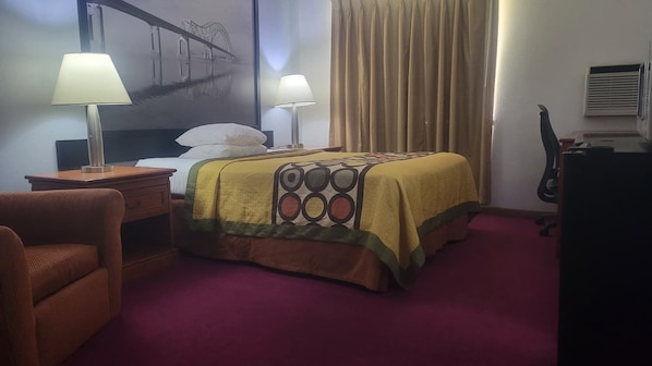 Single Room, 1 Queen Bed, Non Smoking, Microwave | Desk, laptop workspace, free WiFi, bed sheets