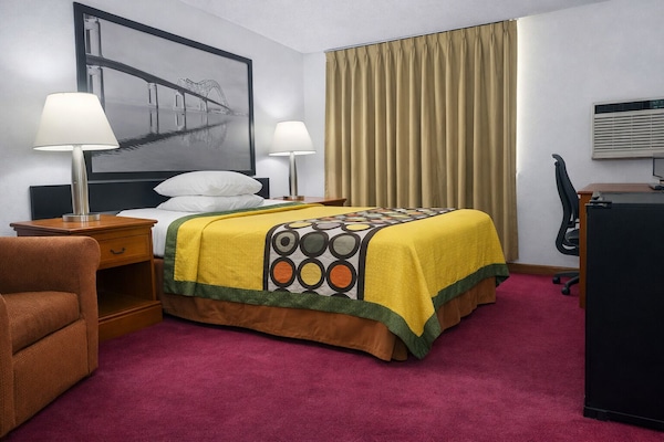 Single Room, 1 Queen Bed, Non Smoking, Microwave | Desk, laptop workspace, WiFi (free), bed sheets
