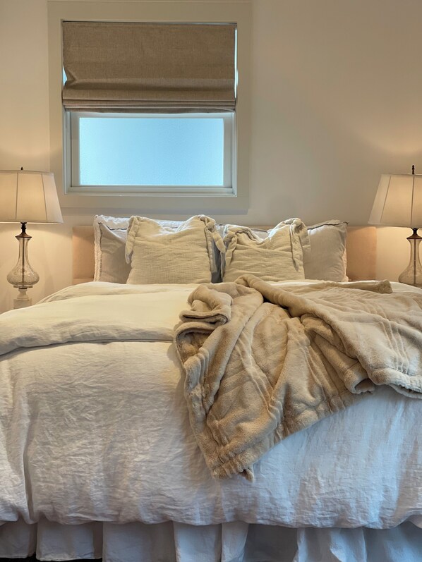 WiFi, bed sheets - Charming Luxury Studio Cottage in Lovely Ballard with all amenities (Solvang)