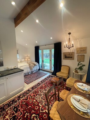 WiFi, bed sheets - Charming Luxury Studio Cottage in Lovely Ballard with all amenities (Solvang)