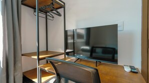 Comfort Suite, 1 Double Bed | Desk, laptop workspace, free WiFi, bed sheets