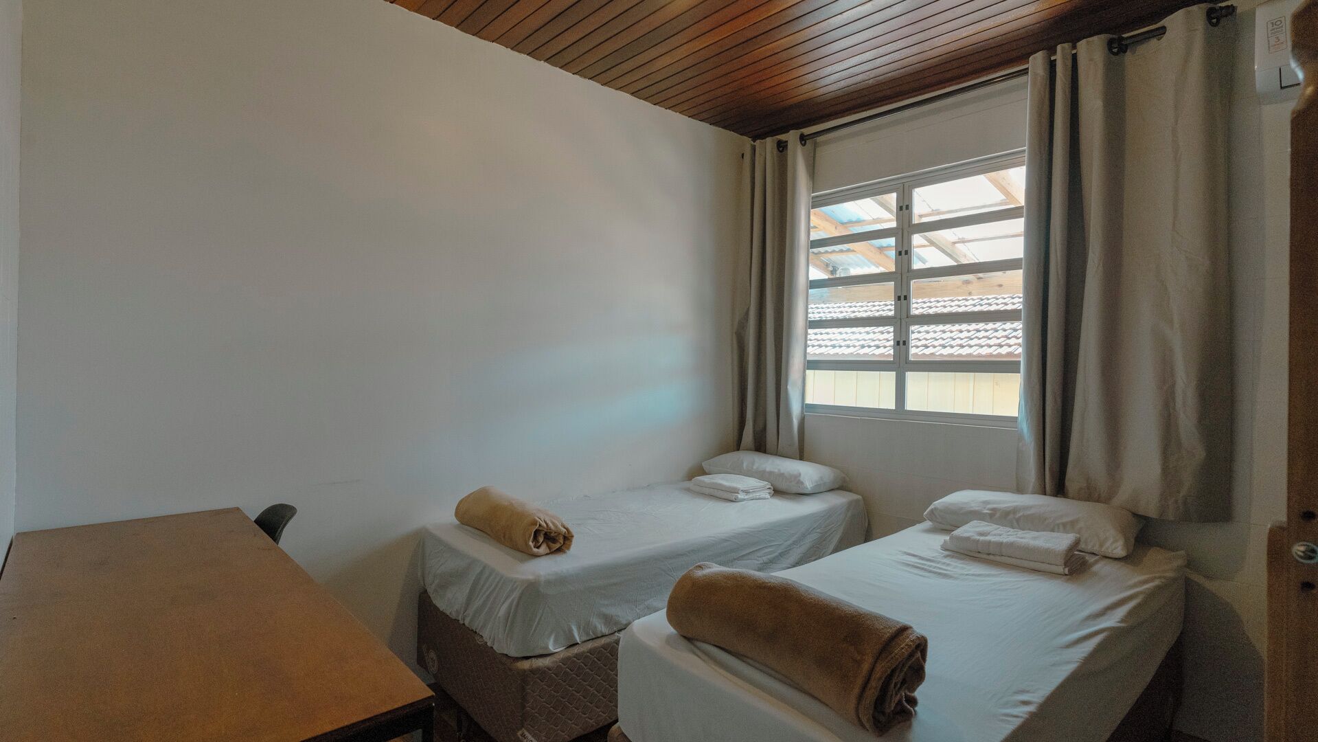 Economy Quadruple Room | Desk, laptop workspace, free WiFi, bed sheets