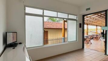 Quarto duplo econômico | Área de estar