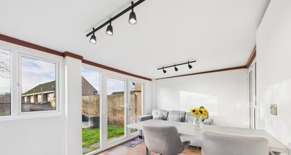 3 bed semi detached - perfect for work & family