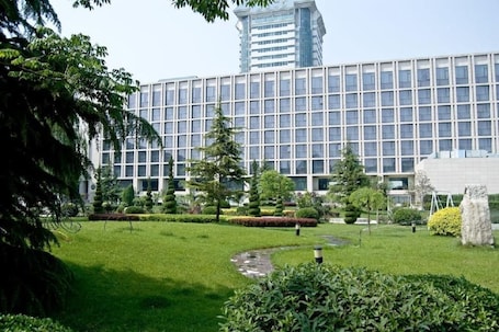 Exterior. Beijing Wanshang Garden Hotel