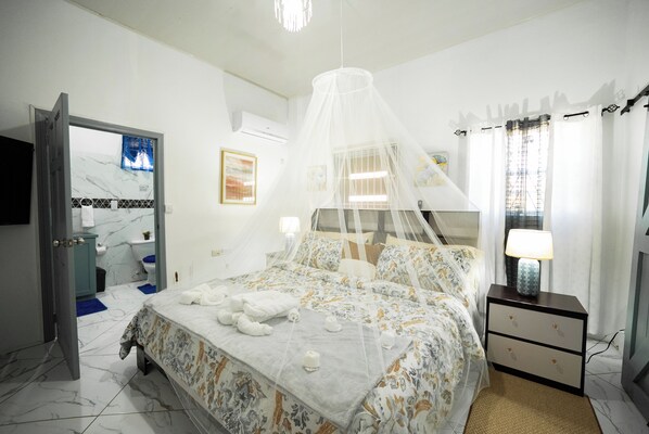 Iron/ironing board, WiFi, bed sheets - Sunshine Villa Private St. Lucian Retreat (Vieux-Fort)