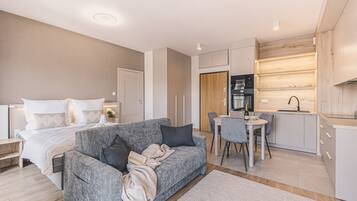 Apartment, Smoking