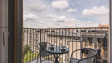Apartment, Smoking